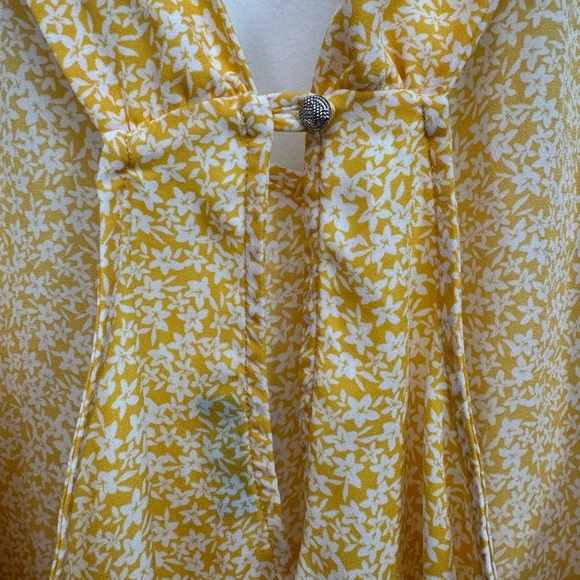 Chic Soul Yellow Floral Racerback Tanktop Blouse XL/1X - Picture 4 of 5